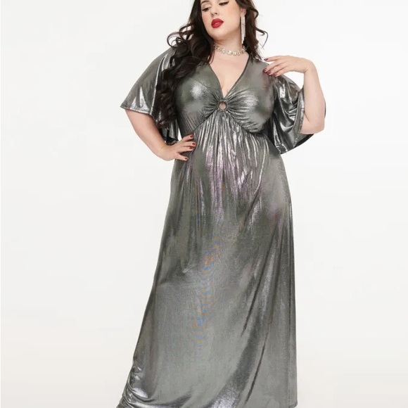 Smak Parlour Plus Size 1970s Metallic Silver Cutout Maxi Dress - 2X/18 - Picture 1 of 2